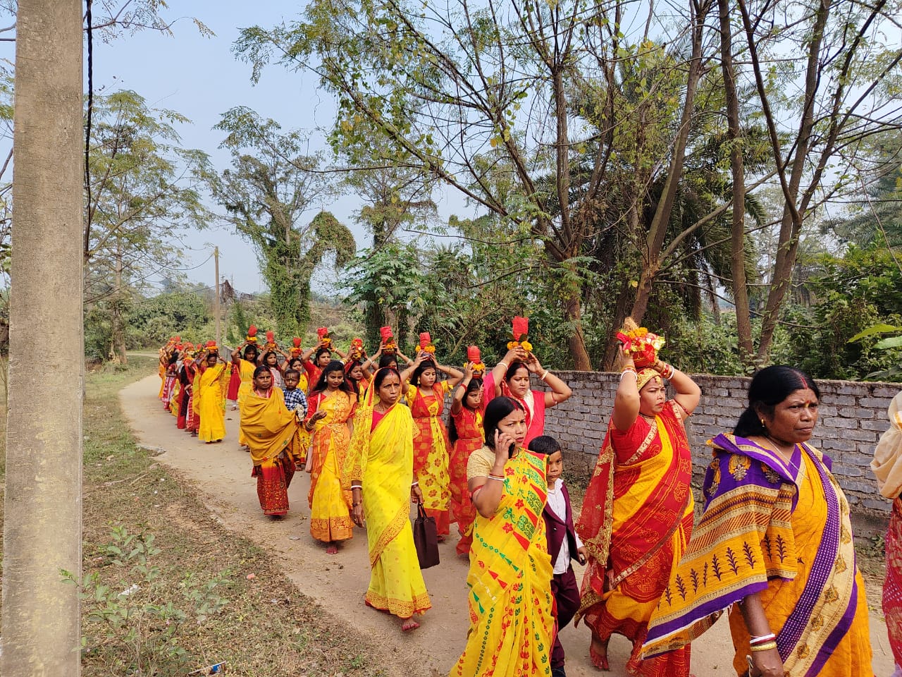 घाटशिला के अमाईनगर गांव में सात दिवसीय श्रीमद् भागवत कथा का शुभारंभ