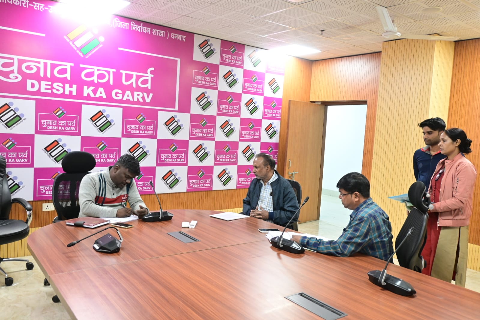 जनता दरबार में बहुतायत में मिली जमीन विवाद की शिकायत