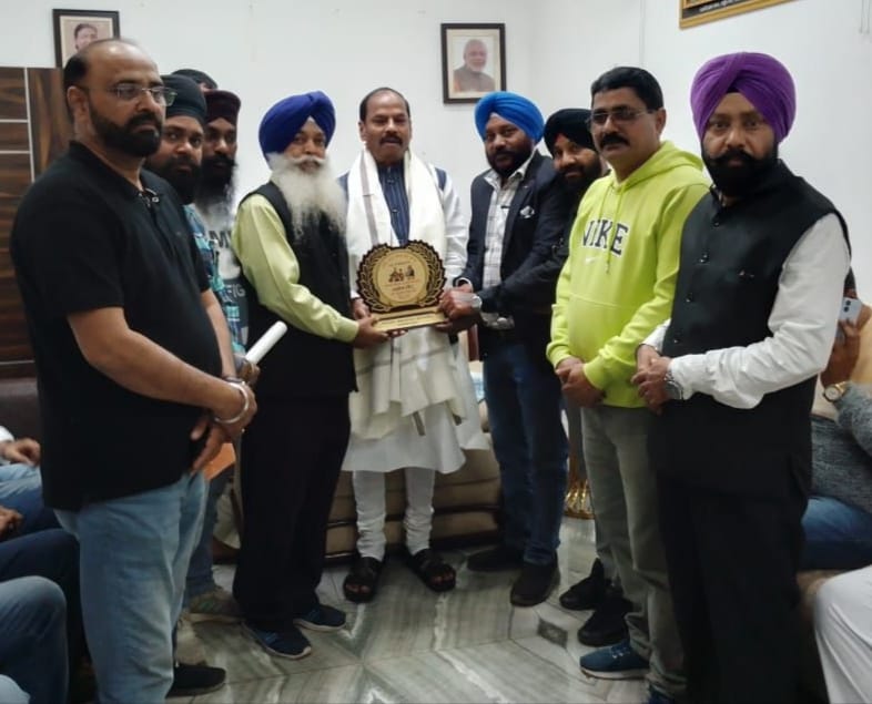 रंगरेटा महासभा  ने पूर्व राज्यपाल रघुवर दास का किया स्वागत  