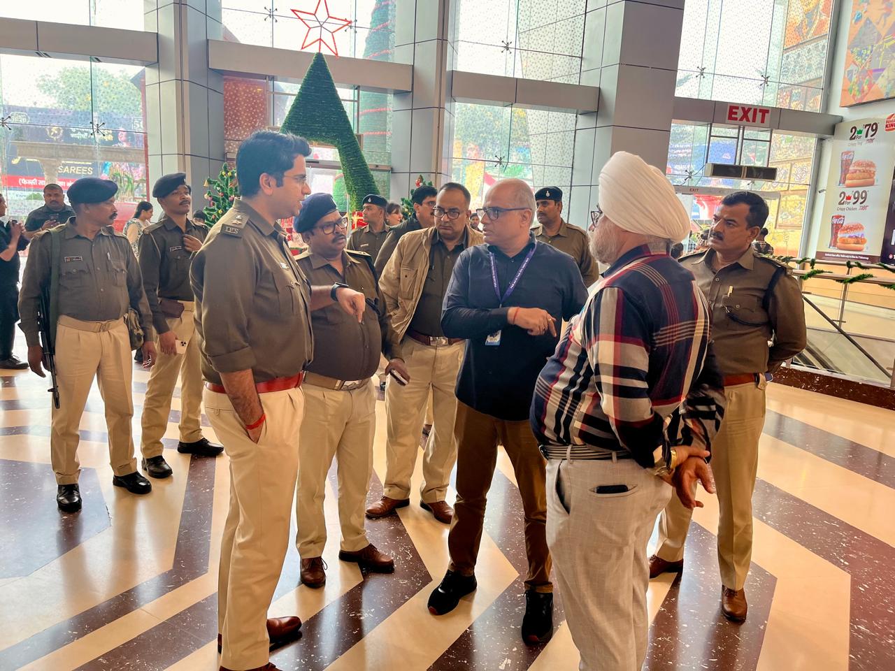 नए साल के मद्देनजर जिला पुलिस ने सुरक्षा व्यवस्था का लिया जायजा, जुबली पार्क में किया पैदल मार्च