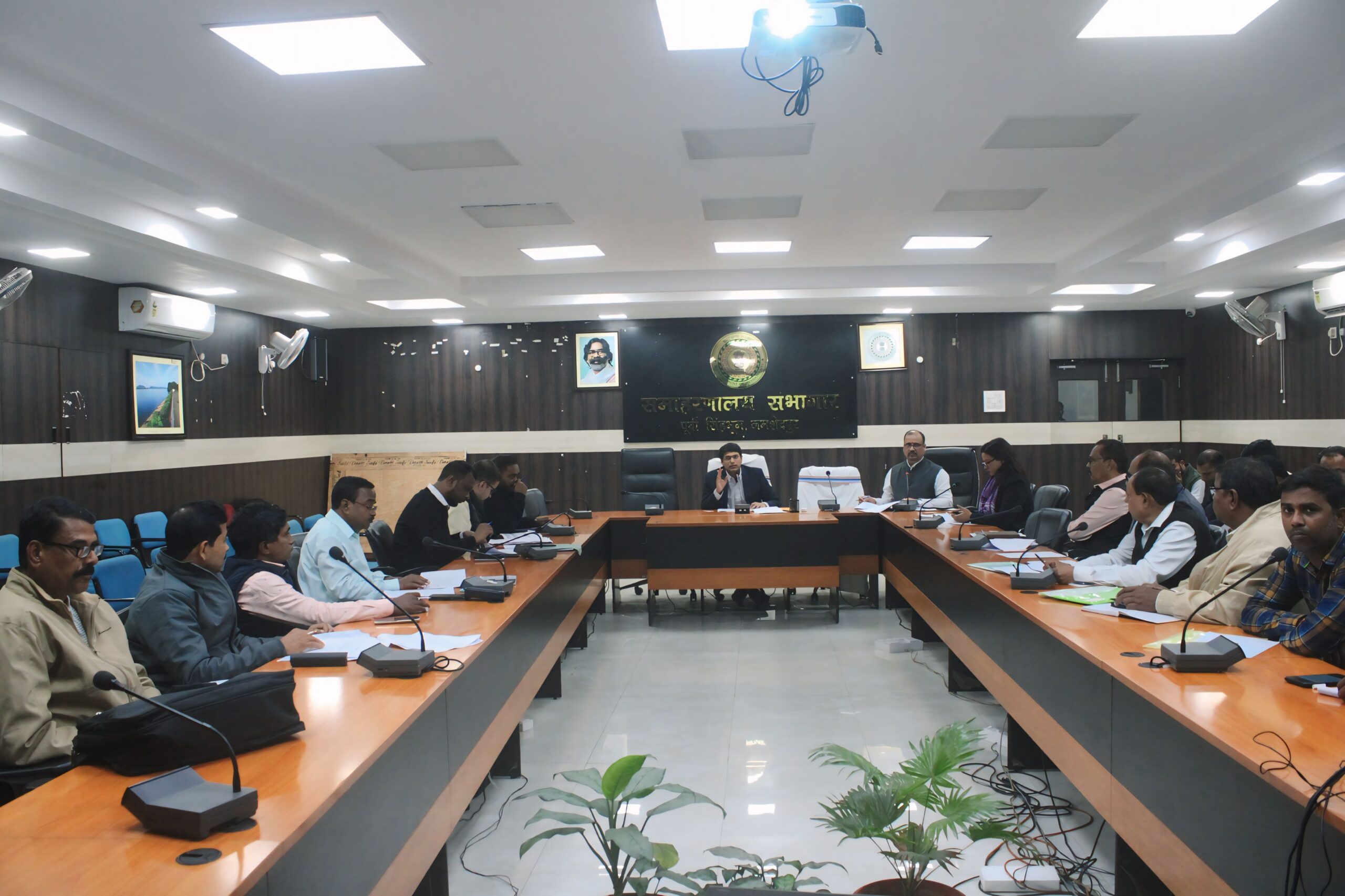 पोटका एवं गुड़ांबादा के प्रखंड आपूर्ति पदाधिकारी को शो-कॉज, कार्य में शिथिलता एवं लापरवाही का आरोप