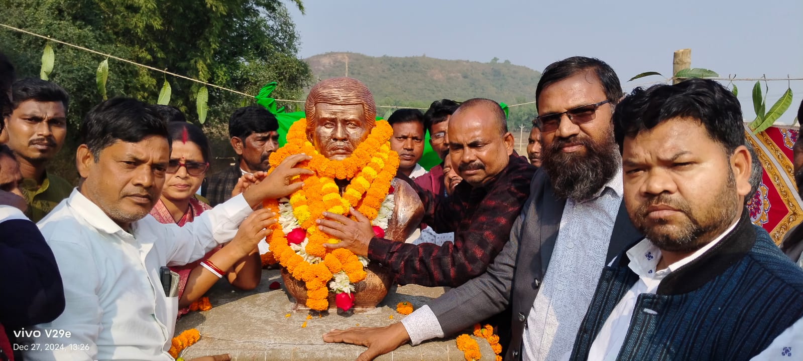 विधायक मंगल कालिंदी ने दिवंगत आंदोलनकारी श्यामा पद महतो की मूर्ति का किया अनावरण