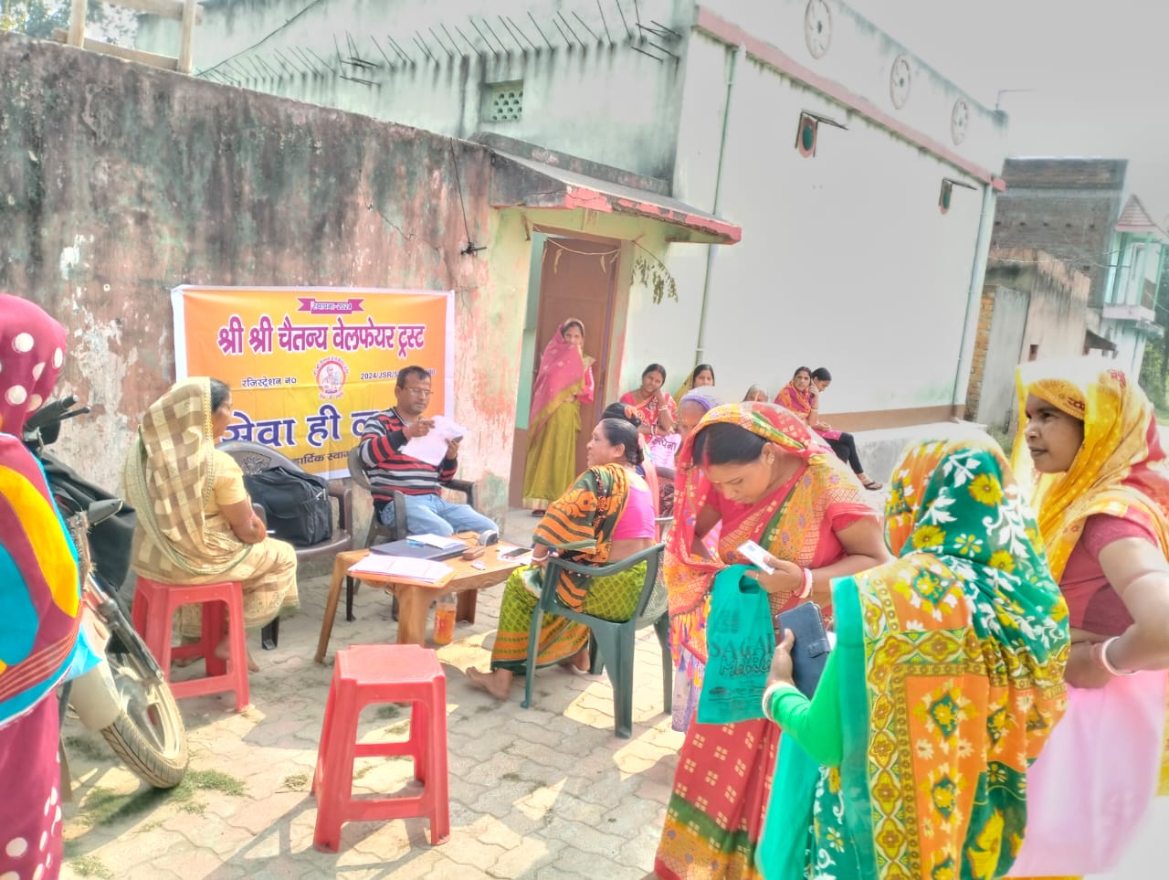 खुखड़ाडीह में यूनियन बैंक ने लगाया शिविर, प्रधानमंत्री सुरक्षा बीमा से जुड़े लोग