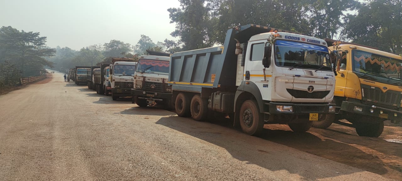 टाटा स्टील की गुवा विजय-टू खदान में झारखंड मजदूर यूनियन की आर्थिक नाकेबंदी तीसरे दिन भी रही जारी