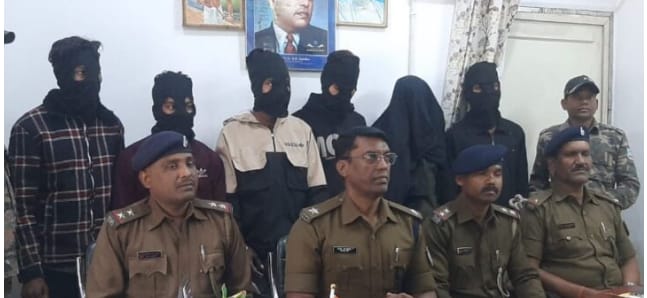 Gamaharia: टाटा स्टील के लोडर ऑपरेटर हत्याकांड समेत छिनतई मामले में छह गिरफ्तार,भेजे गए जेल