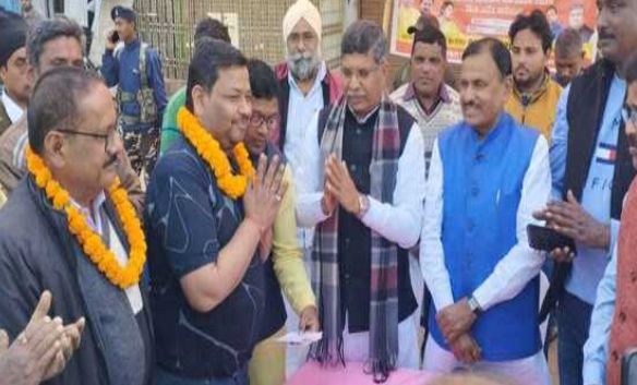 गोपालपुर फाटक के पास भाजपा ने चलाया सदस्यता अभियान