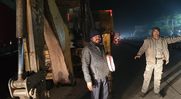 खनन विभाग ने चलाया सघन जांच अभियान, 01 हाइवा 01 जेसीबी मशीन किया जब्त