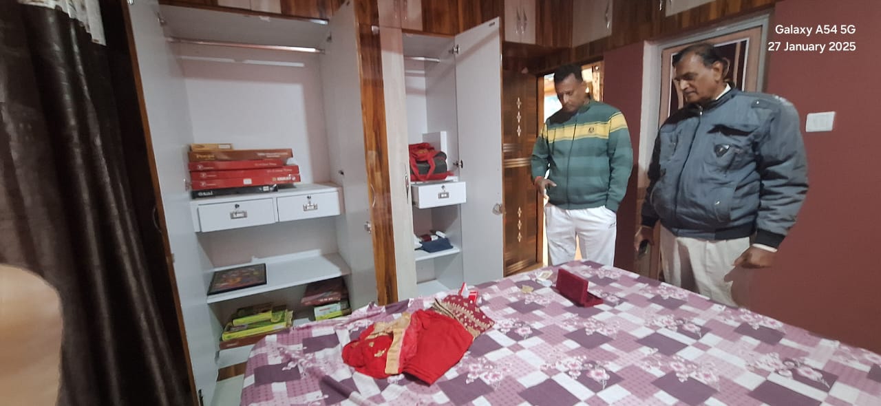 Jamshedpur: गोविंदपुर में बढ़ा चोरों का आतंक, दयाल सिटी फ्लैट में हुई लाखों की चोरी, सीसीटीवी में कैद हुए चोर