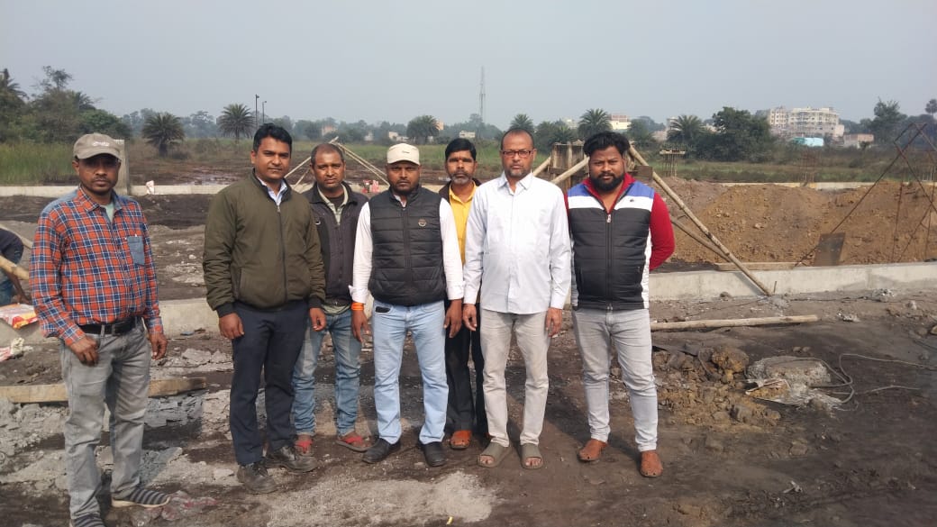 क्रॉस कंपनी द्वारा सरकारी नाले के अतिक्रमण का रैयतदारों ने किया विरोध