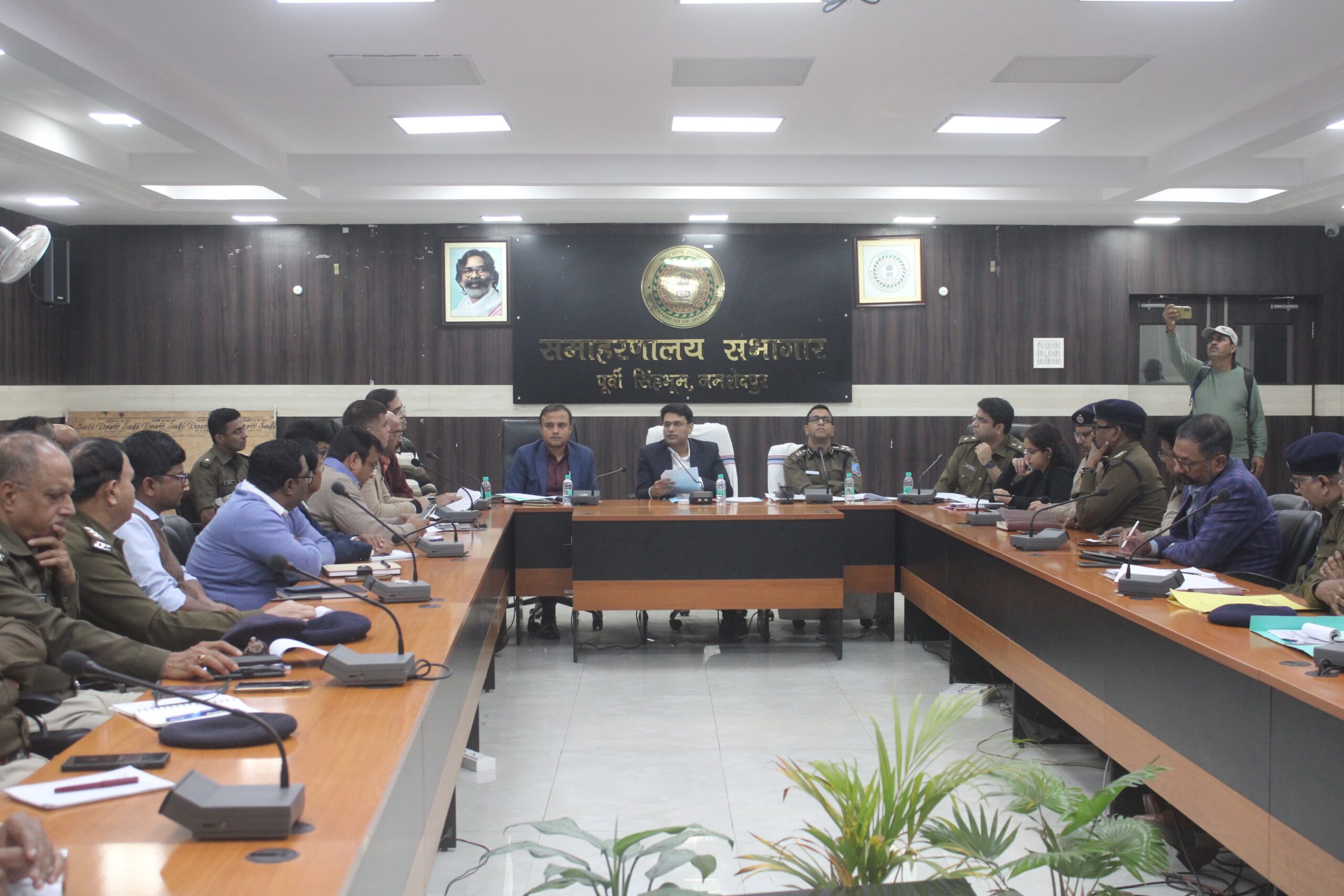 गणतंत्र दिवस समारोह का आयोजन गोपाल मैदान बिष्टुपुर में होगा,परेड में शामिल होंगे 8 प्लाटून, निकाली जाएगी आकर्षक झांकियां