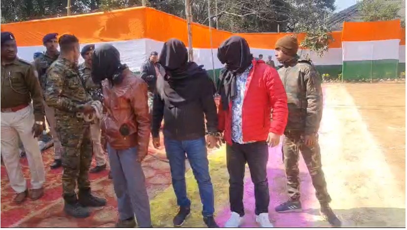 Ramgarh: ठगी करने वाले गैंग के 7 अपराधी को पुलिस ने किया गिरफ्तार,9.46 लाख रुपये नकद सहित 10 मोबाइल बरामद