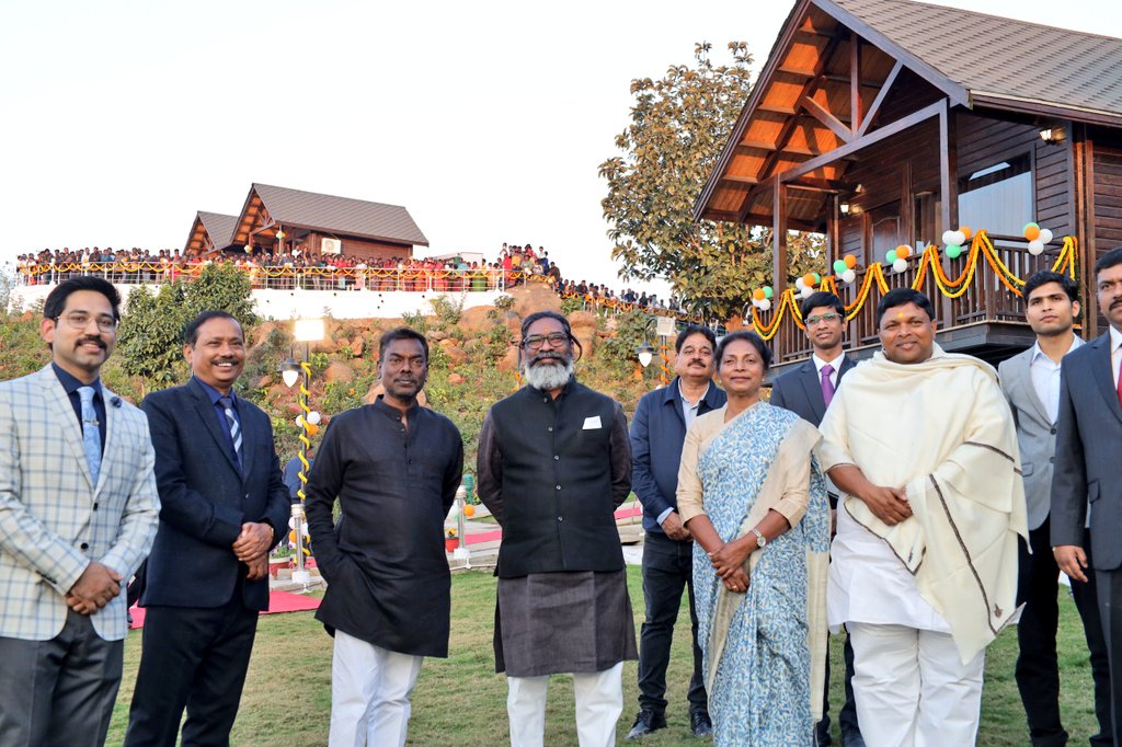 झंडोत्तोलन के लिए Dumka पहुंचे हेमंत, किया मसानजोर डैम के Eco Friendly Resort का उद्घाटन, देखें वीडियो