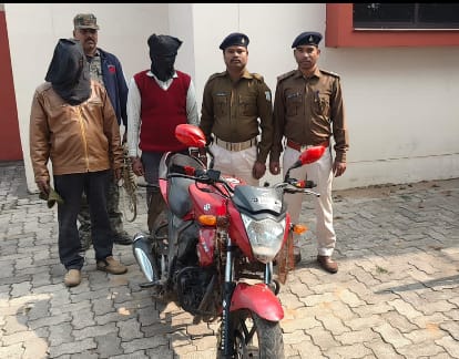 हाईवा कंपनी में फायरिंग और धमकी देने के मामले में दो गिरफ्तार