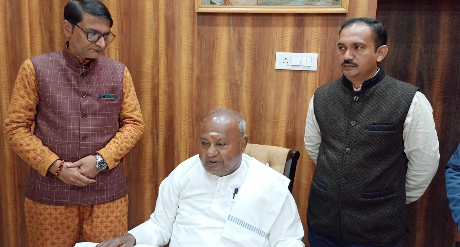 नरेंद्र मोदी को चुनौती देने वाला कोई नेता देश में नहीं : एचडी देवेगौड़ा