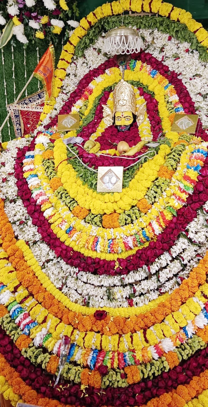 श्याम बाबा की भक्ति में डूबे भक्तों ने भजनों के साथ किया नव वर्ष का स्वागत