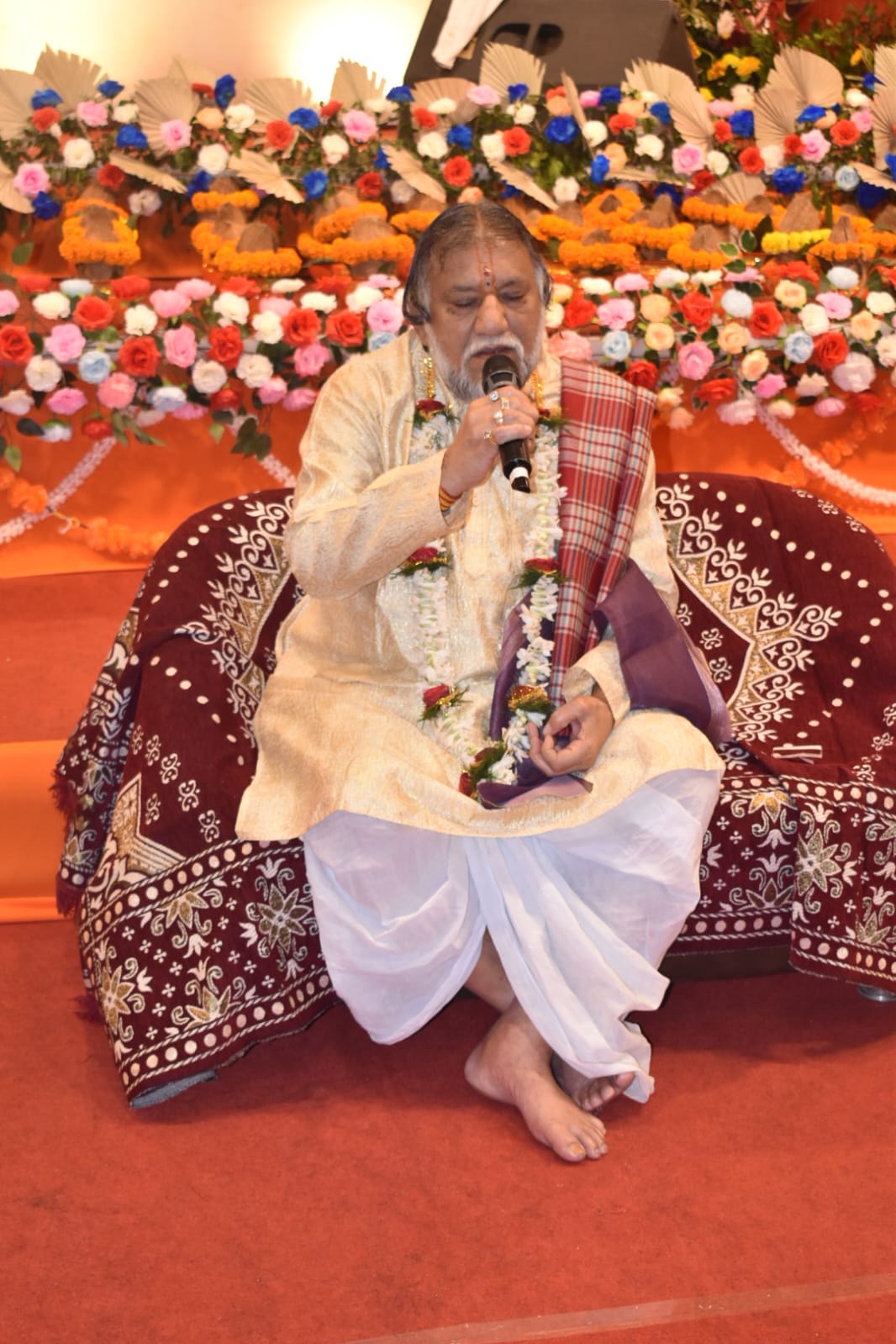 भगवान् की भक्ति ही भवसागर से पार लगाने का एकमात्र माध्यम : बांके बिहारी