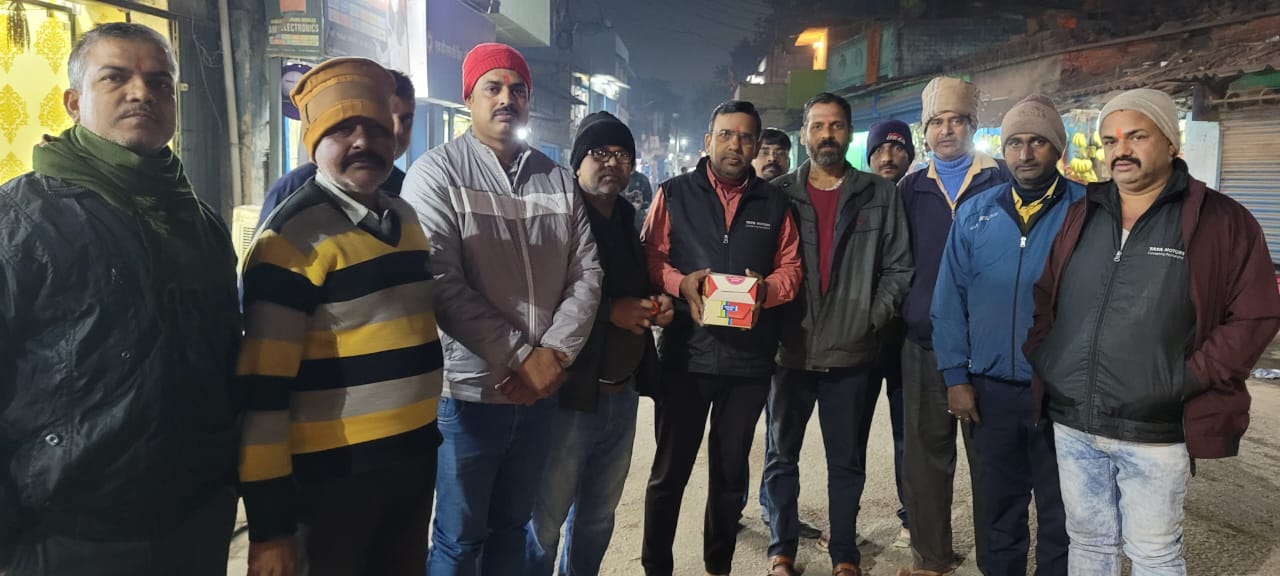 श्री राम लला के प्राण प्रतिष्ठा की पहली वर्षगांठ पर बारीगोड़ा में हुआ हनुमान  चालीसा का पाठ व लड्डू का वितरण 