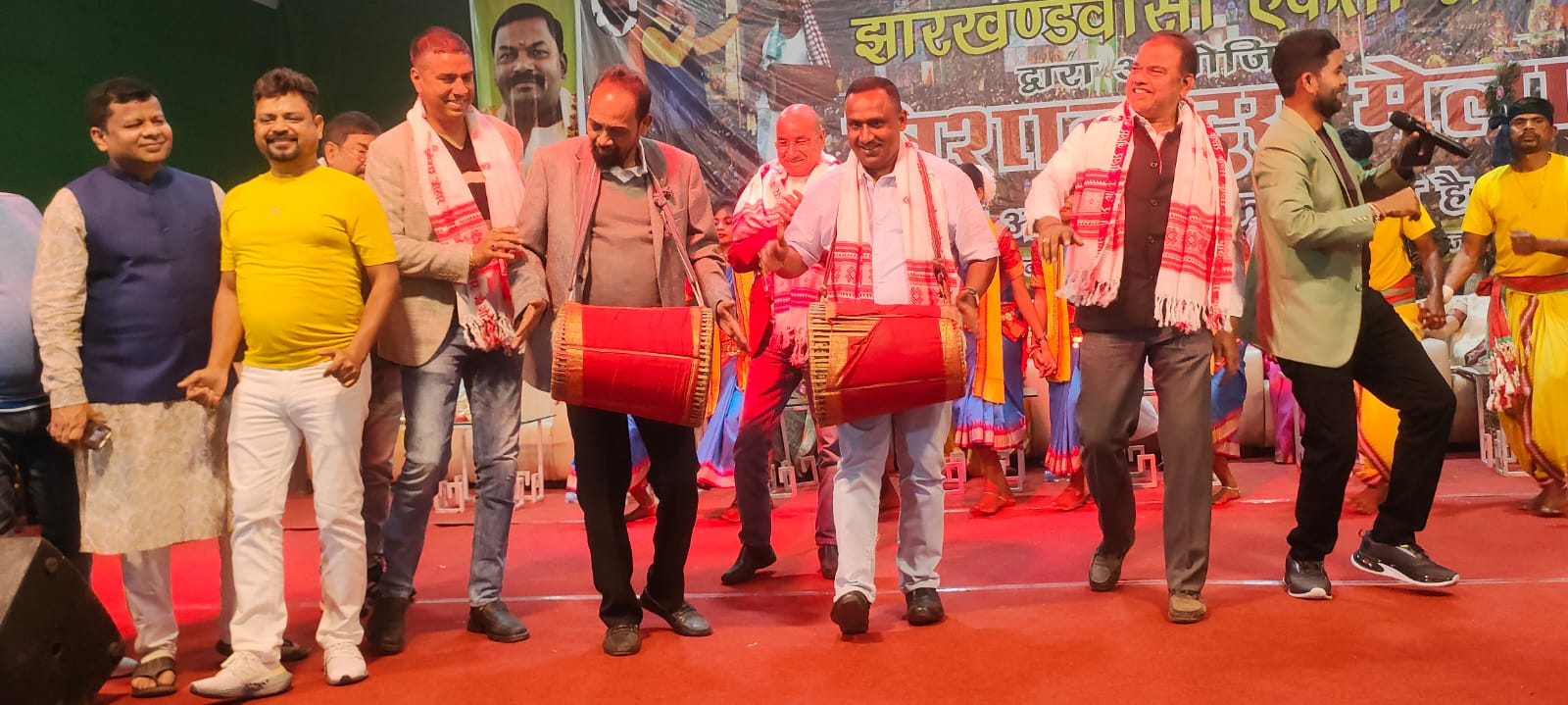 Jamshedpur : झारखंड की परंपरा व संस्कृति का गवाह बना गोपाल मैदान, विशाल टुसू मेला में उमड़े हजारों लोग