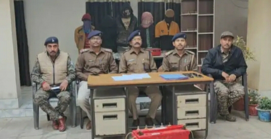 गोपालपुर में चोरी के मामले का पुलिस ने किया खुलासा, पांच गिरफ्तार