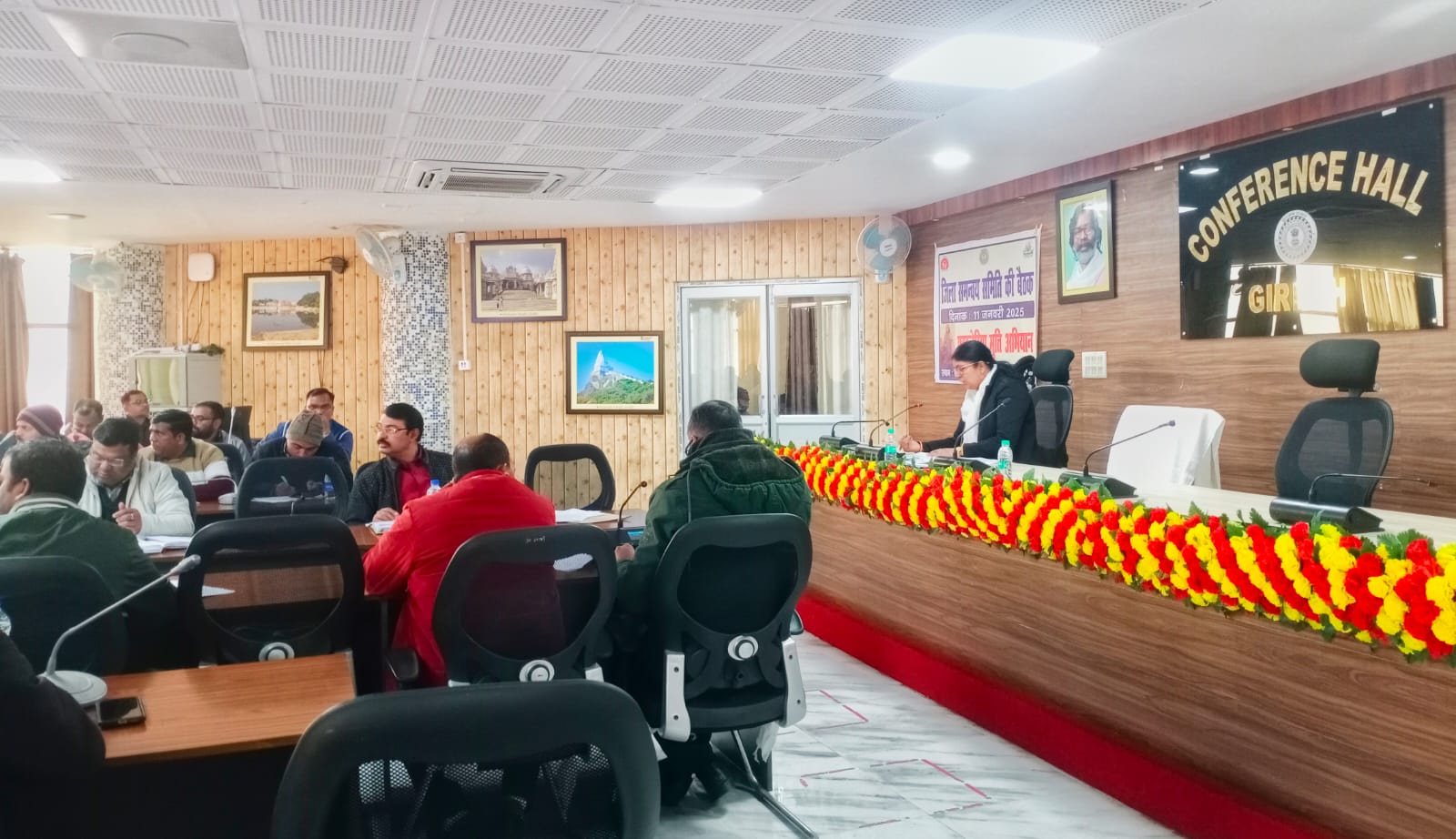 गिरिडीह: अबुआ आवास योजना की समीक्षा, उप विकास आयुक्त ने एक्शन प्लान तैयार करने के दिए निर्देश