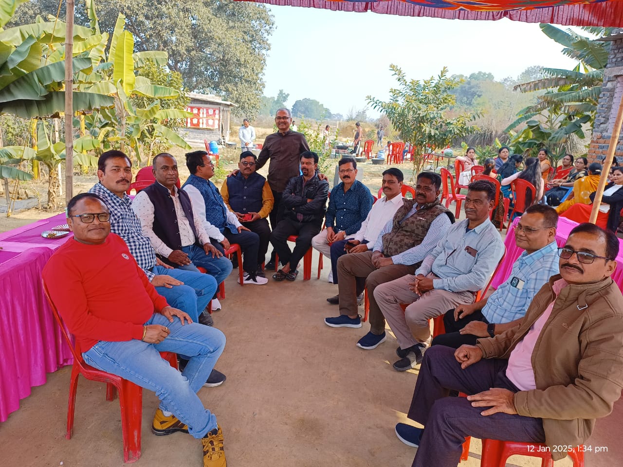 1986 बैच के एबीएमपी हाई स्कूल के छात्रों ने वनभोज का उठाया आनंद