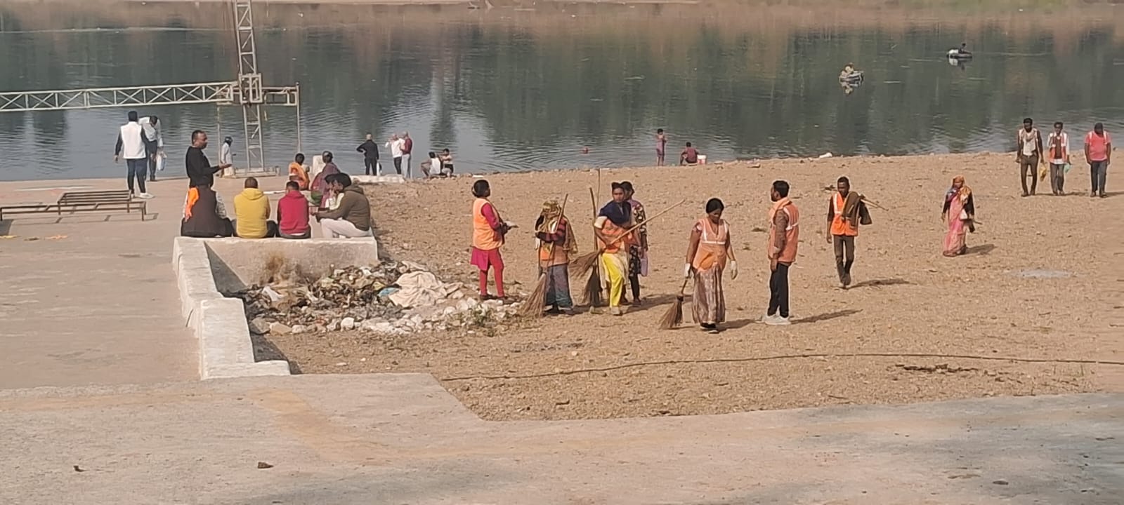 Jamshedpur: टुसु और मकर संक्रांति पर स्नान हेतु की गई नदी-घाटों की सफाई