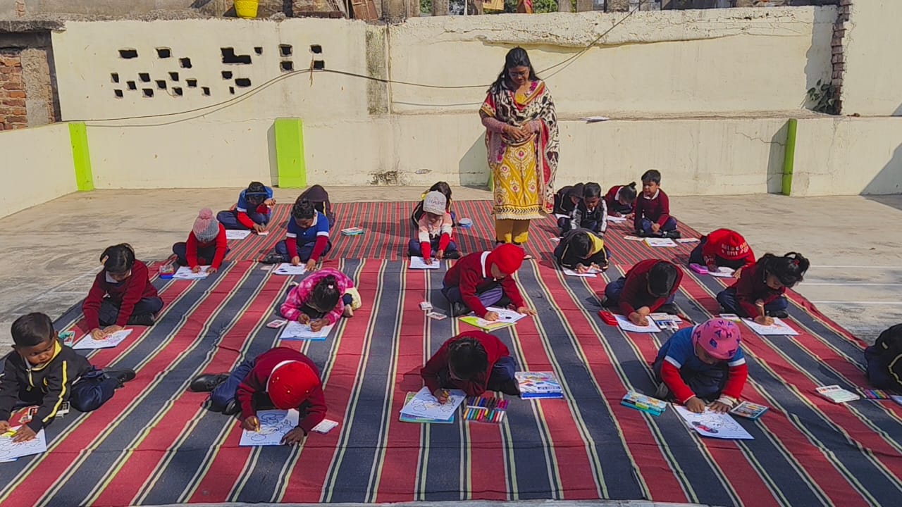 Chaibasa: चित्रांकन प्रतियोगिता में बच्चों ने भरे मनमोहक रंग