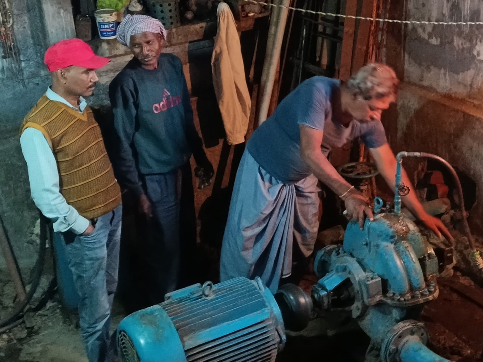 Jamshedpur: बागबेड़ा हाउसिंग कॉलोनी में शुरू हुई जलापूर्ति, पंप में लगाया गया नया बेयरिंग