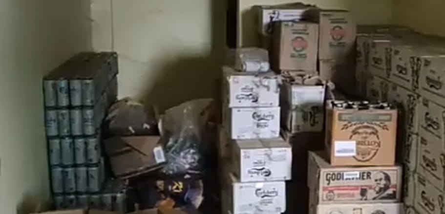 Gamharia: आबकारी विभाग की कार्रवाई, पांच लाख की अंग्रेजी शराब जब्त