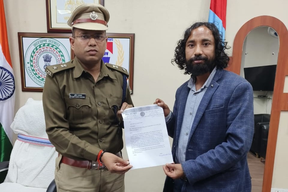 Ranchi: सिल्ली-सोनाहातू क्षेत्र में चोरी की बढ़ती घटनाएं, JLKM के देवेंद्र नाथ महतो ने सौंपा ज्ञापन