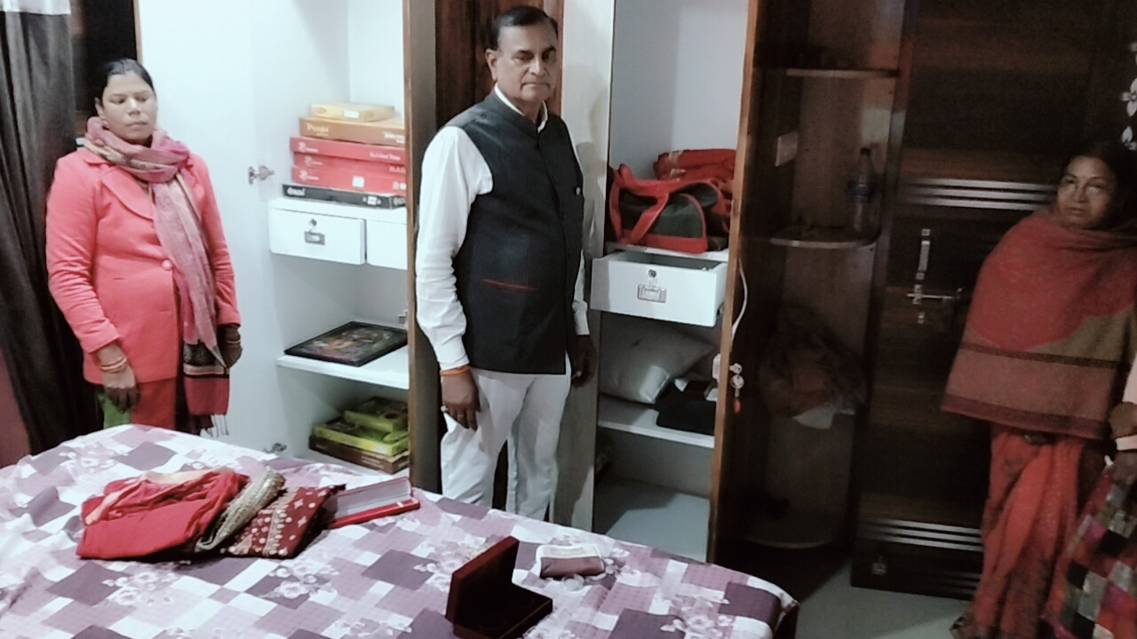 jamshedpur : परसुडीह के हरिकृष्ण फ्लैट में एक साथ चोरों ने चार घरों में की चोरी