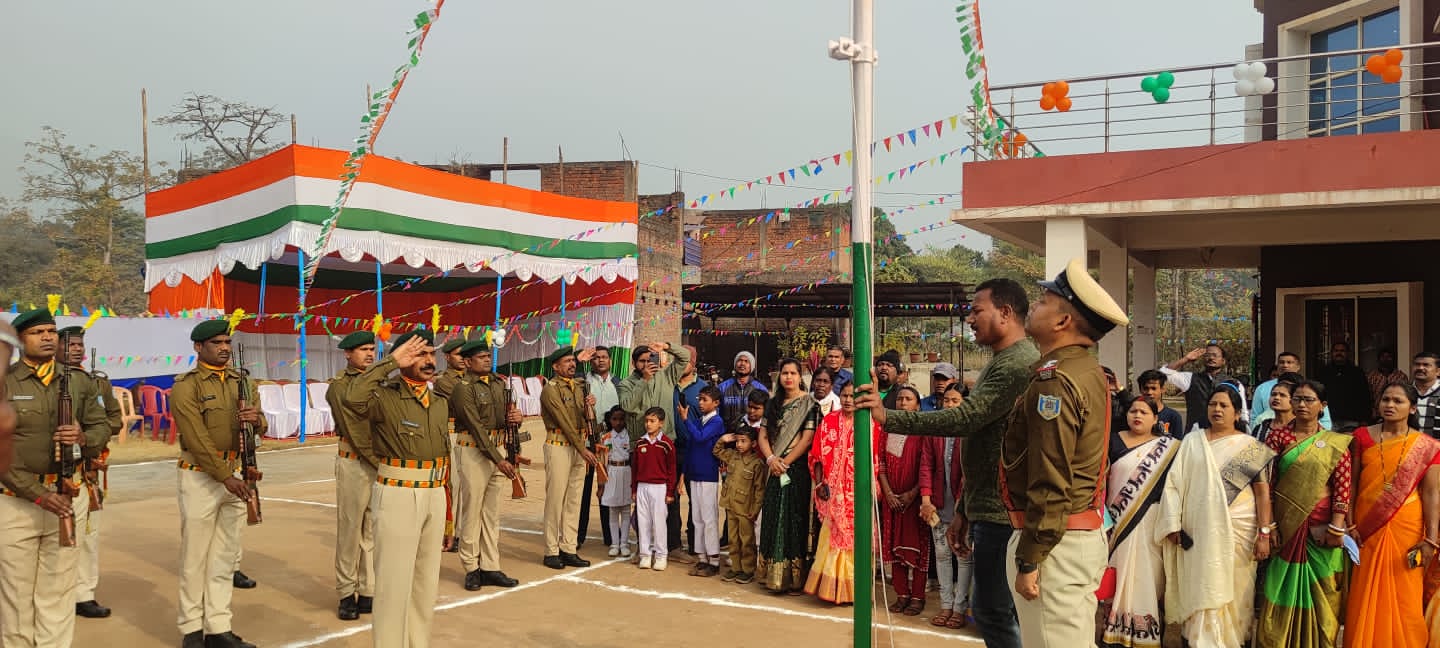 Gua : गुवा व बड़ाजामदा में सरकारी व गैर सरकारी संस्थाओं में धूमधाम से मनाया गया गणतंत्र दिवस