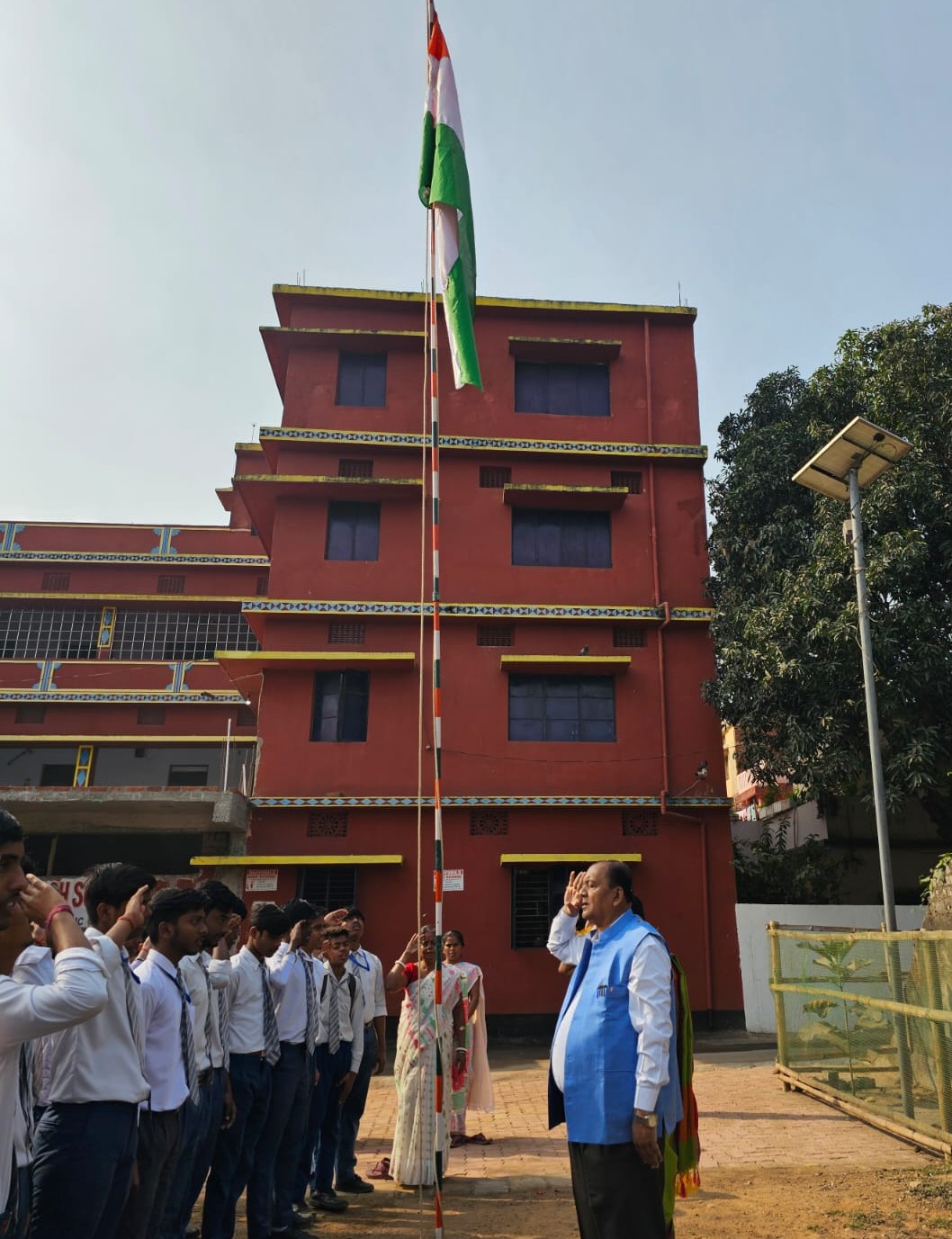 Jamshedpur: गणतंत्र दिवस पर देशभक्ति का रंग: डेफोडिल्स हाई स्कूल का जश्न