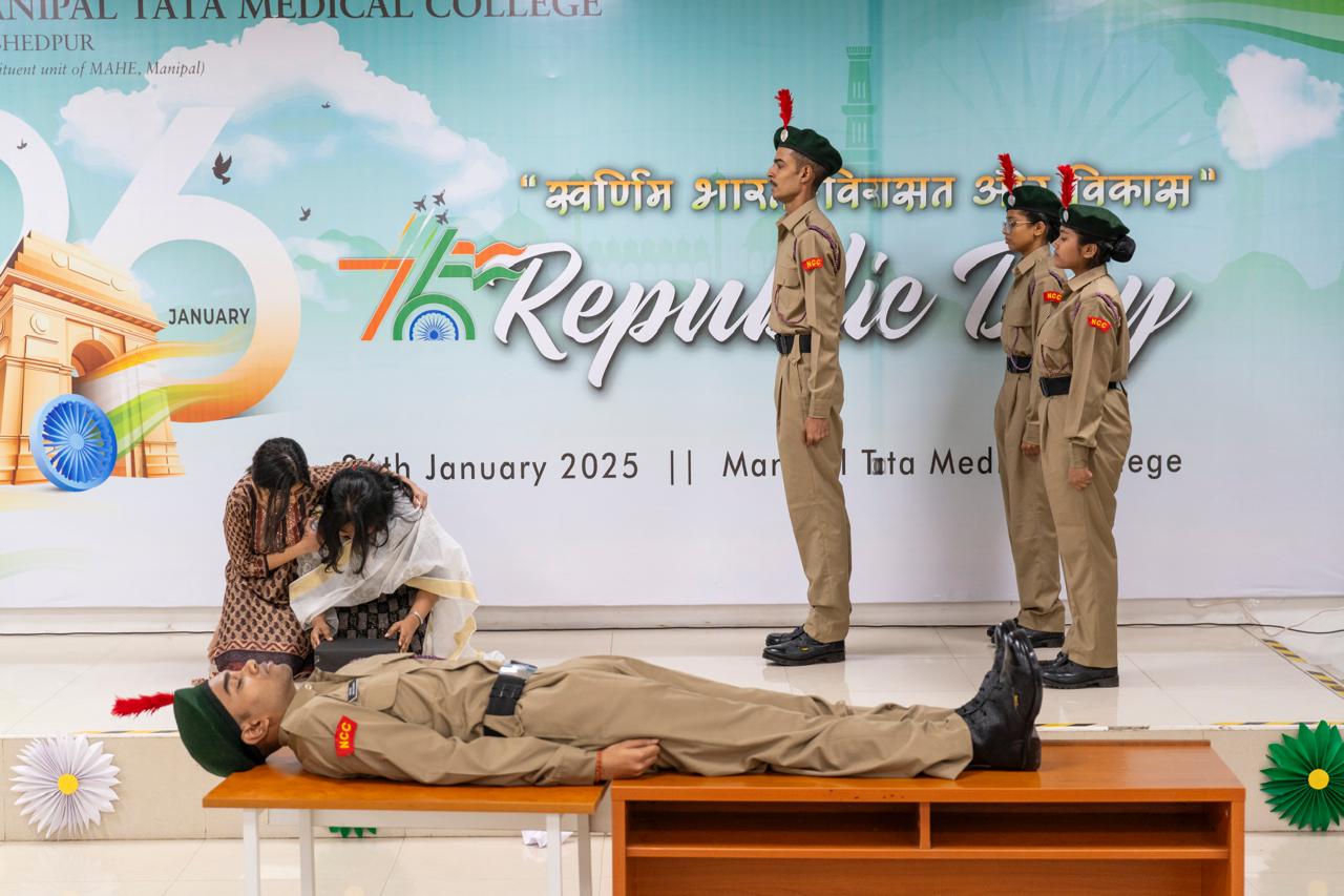 Manipal Tata Medical College में सैनिकों के बलिदान को दर्शाने वाली एक स्किट का हुआ प्रदर्शन