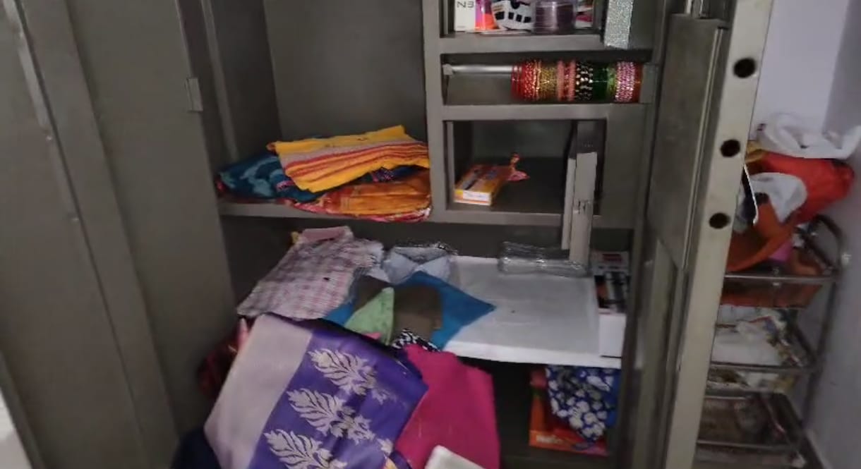 jamshedpur : गोविंदपुर के श्रीनाथ रॉक गार्डन में 9 फ्लैट का ताला तोड़ चोरों ने की लाखों की चोरी