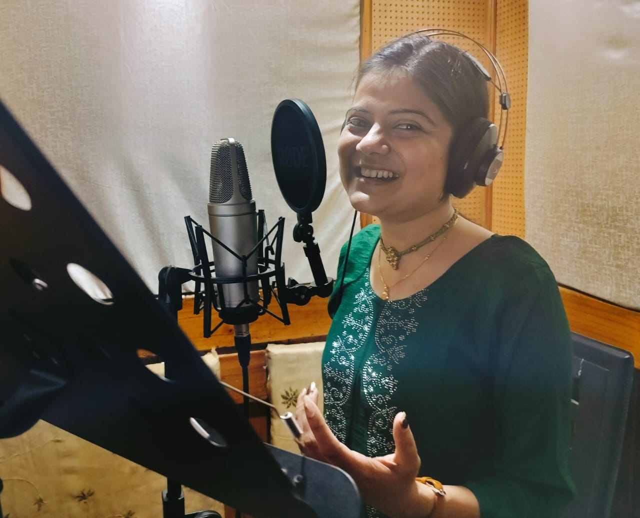 jamshedpur :  ‘चांद के अंजोरिया’ लोकगीत की रिकॉर्डिंग हुई सम्पन्न