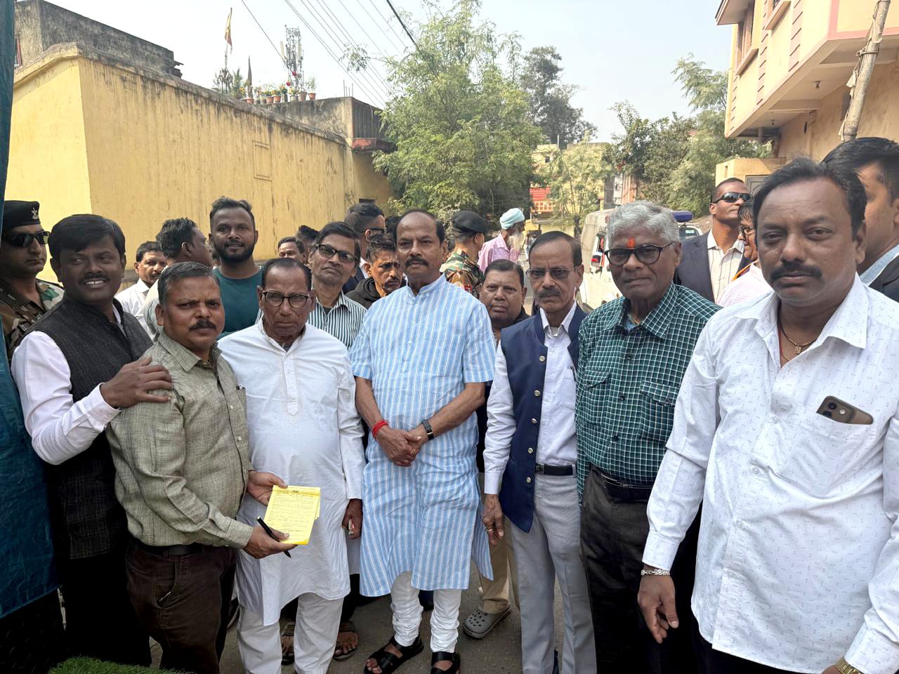 Jamshedpur: गोलमुरी मंडल में भाजपा का सदस्यता अभियान, पूर्व मुख्यमंत्री रघुवर दास भी हुए शामिल