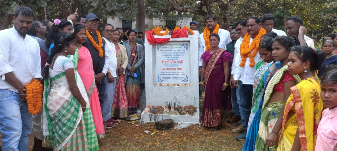 West Singhbhum: दाउबेड़ा और दुड़िरता में पीसीसी सड़क निर्माण का शिलान्यास