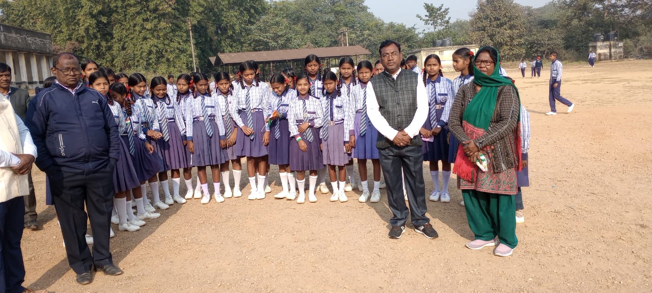 Jadugora: 42 वर्षों से सरकारी सहायता के बिना चल रहा है सिद्धू कान्हु मेमोरियल स्कूल