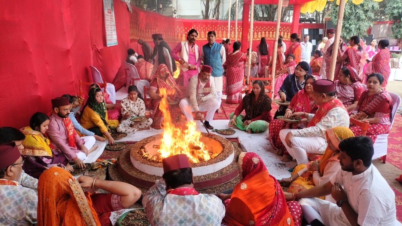धालभूम क्लब में चल रहे सात दिवसीय श्रीमद्भागवत कथा का समापन, महा प्रसाद में पहुंचें सैकड़ो लोग