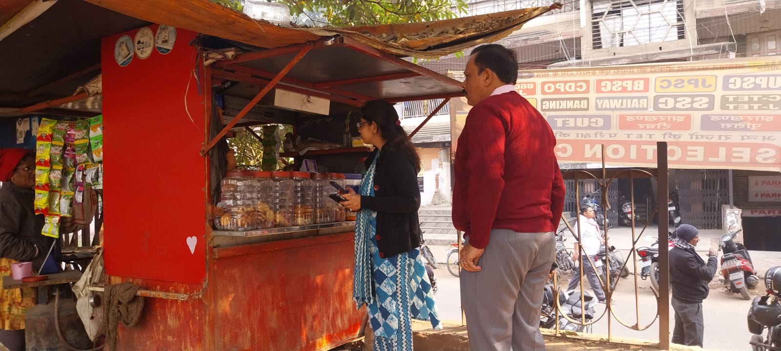 तंबाकू उत्पादों की बिक्री रोकने के लिए चलाया गया छापामारी अभियान, वसूला गया जुर्माना