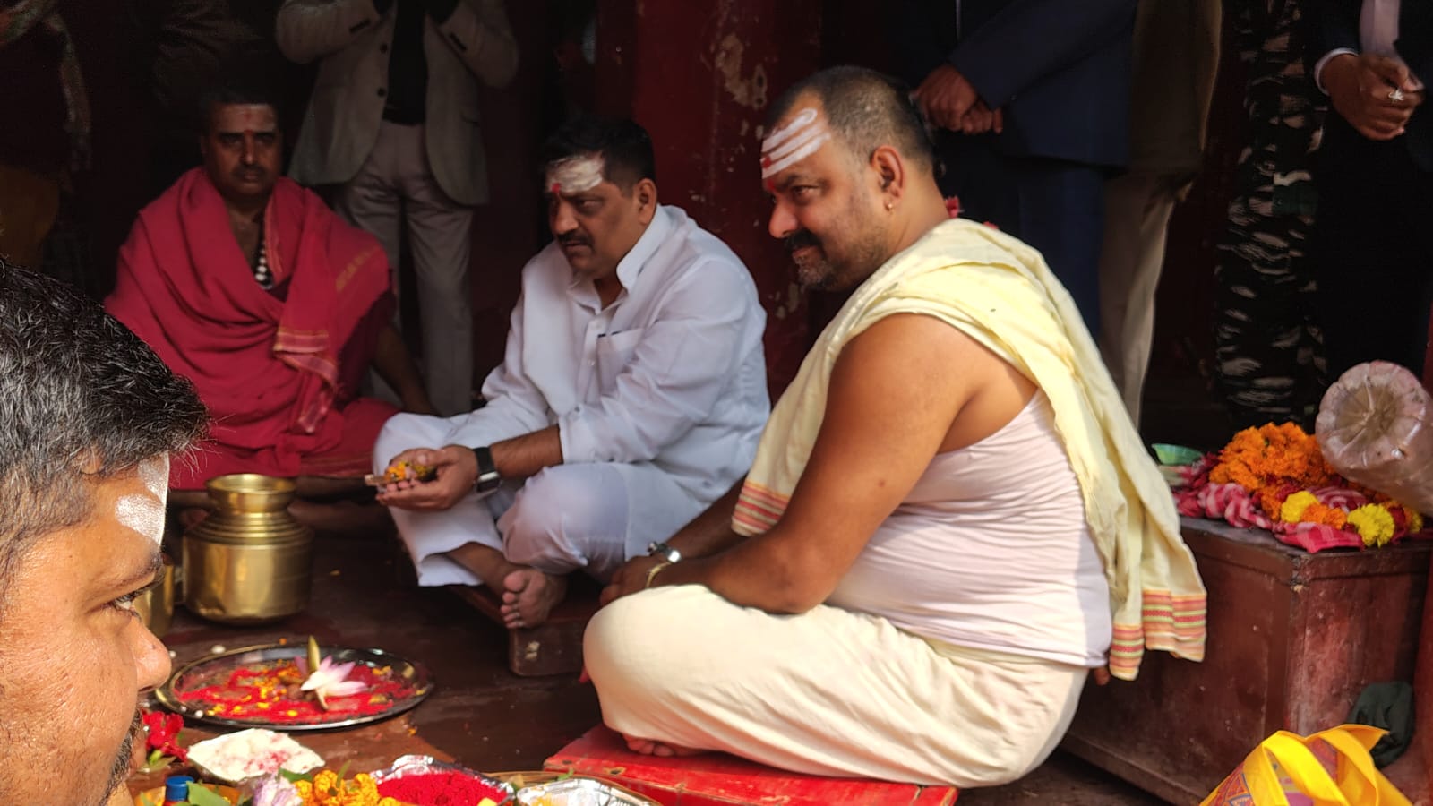 देवघर में जदयू के राष्ट्रीय कार्यकारी अध्यक्ष ने बाबा बैद्यनाथ की पूजा-अर्चना की