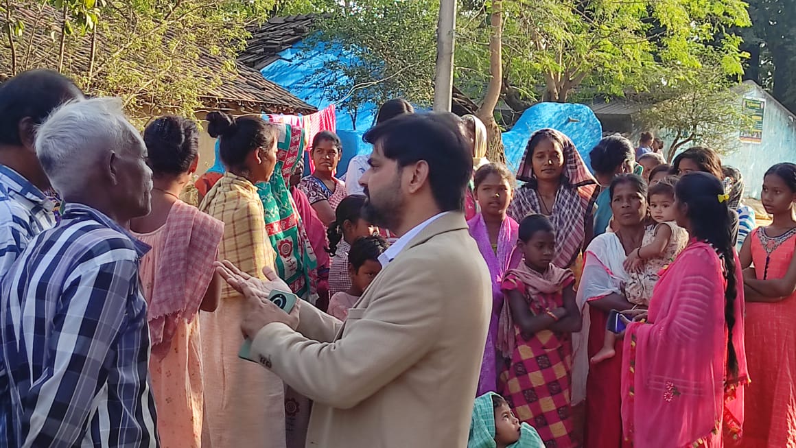 डालसा के अधिकार मित्र नुक्कड़ नाटक के माध्यम से लोगों को कर रहे हैं जागरूक