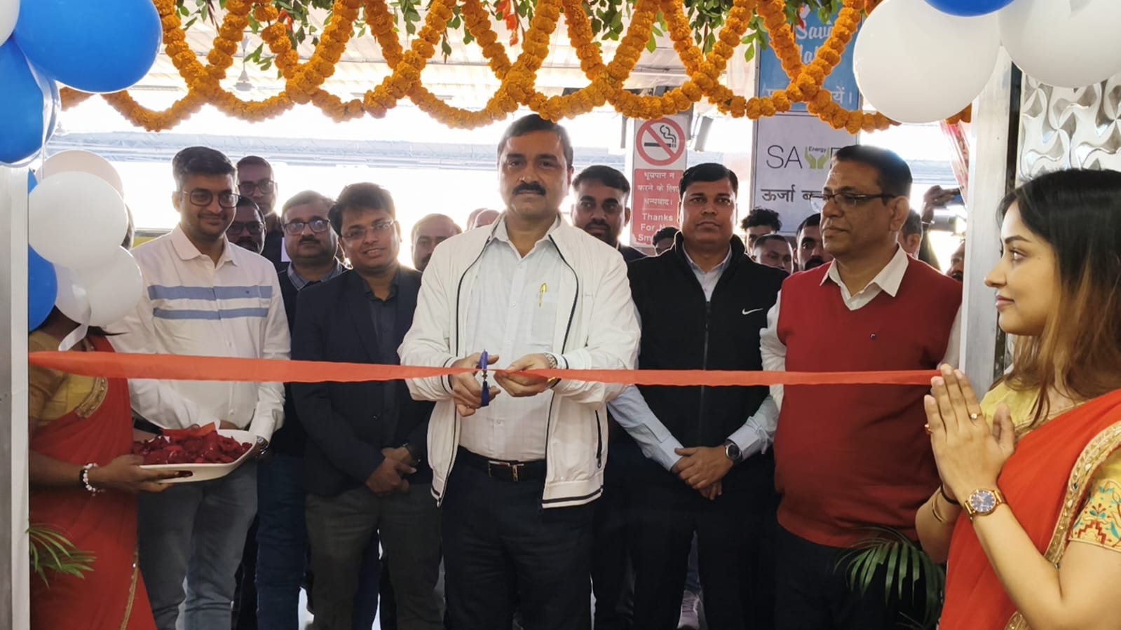 टाटानगर रेलवे स्टेशन पर जीजीएम ने किया फूड प्लाजा का उद्घाटन