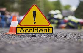 काली मंदिर के पास साइकिल सवार को बचाने के क्रम में दो युवक घायल