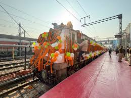 ‘प्रवासी भारतीय एक्सप्रेस’ की हुई शुरुआत, 27 देशों से 150 विशिष्ट अतिथि करेंगे एतिहासिक स्थलों का भ्रमण