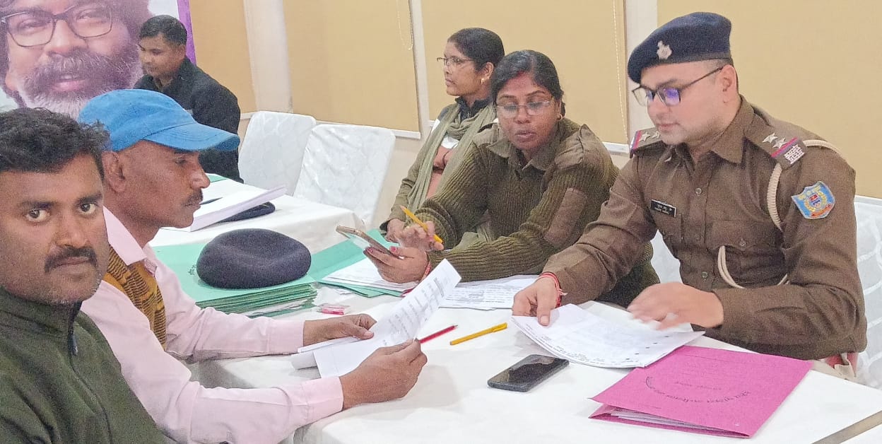 Jamshedpur : परिवहन विभाग से बागबेड़ा में कैंप लगाकर ड्राइविंग लाइसेंस समेत अन्य कागजात दुरूस्त कराने की मांग