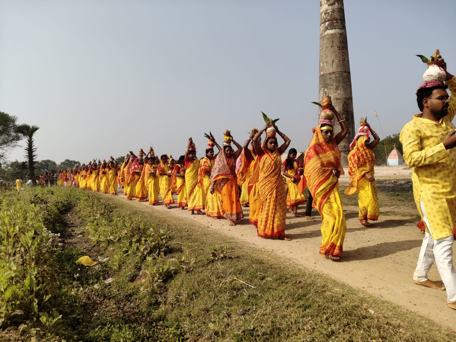 Baharagora : कलश यात्रा के साथ शुरू हुई शिव शांति अनुष्ठान