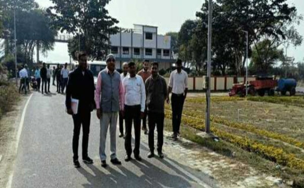 गालूडीह में बराज प्रमंडल के संचालित योजनाओं का मुख्य अभियंता ने किया निरीक्षण