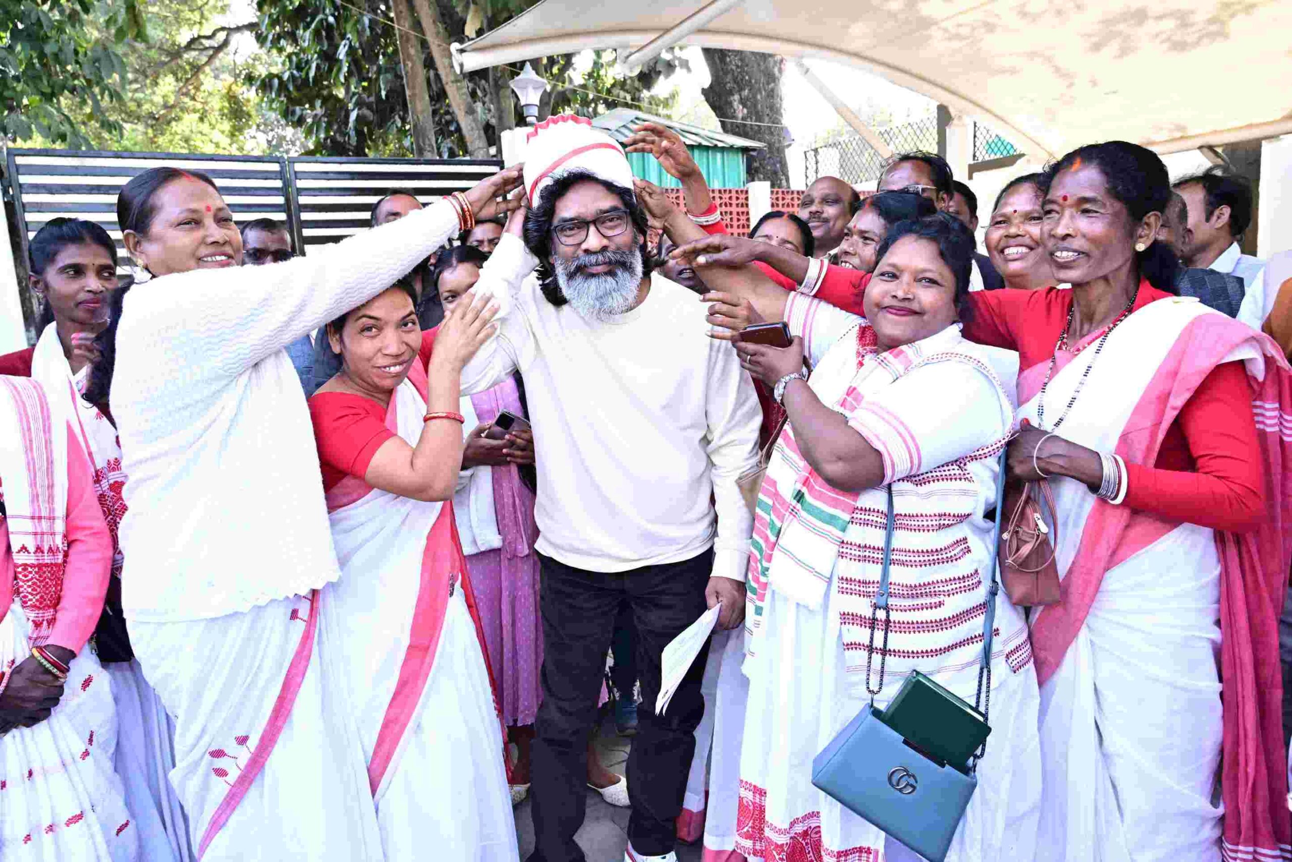 Jharkhand: राजी पड़हा और केंद्रीय सरना समिति ने की मुख्यमंत्री से मुलाकात, दिया इस यात्रा का न्योता